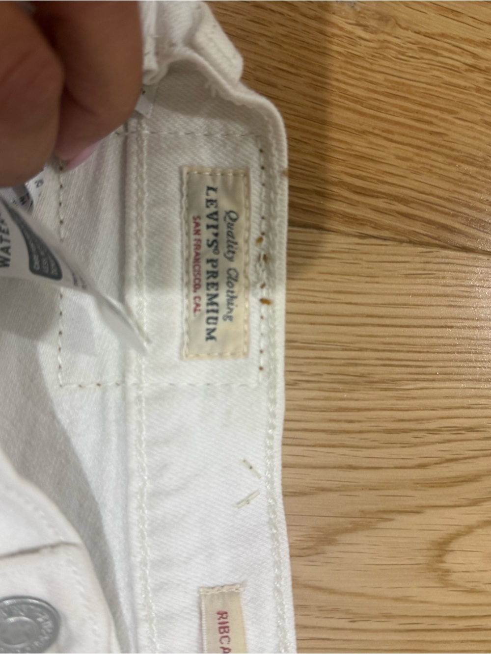 Levi's High Rise White Women’s Jeans size 27 Button Fly Closure - Picture 9 of 10
